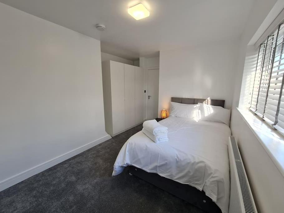 Elm Park Cheerful 4-Bedroom Holiday Home Hornchurch Εξωτερικό φωτογραφία