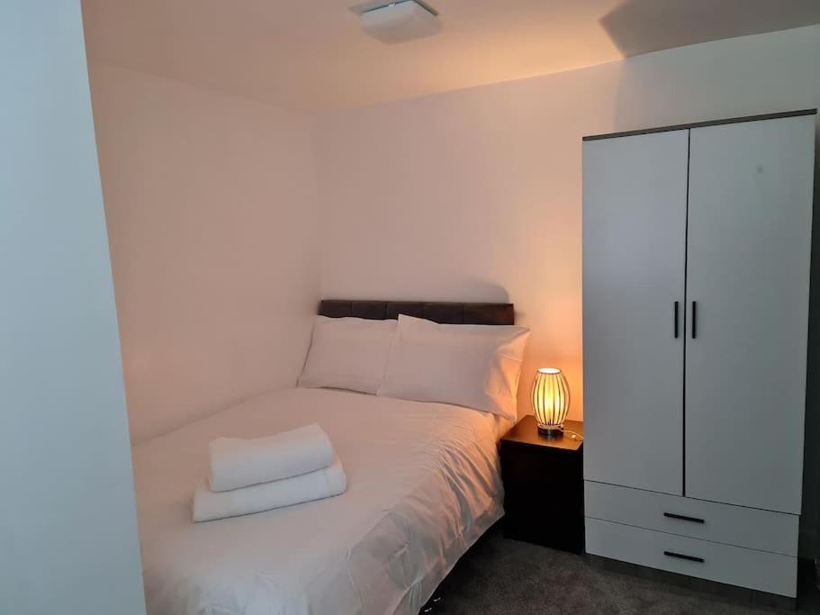Elm Park Cheerful 4-Bedroom Holiday Home Hornchurch Εξωτερικό φωτογραφία
